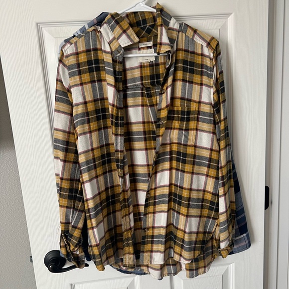 American Eagle Outfitters Tops - American Eagle flannel